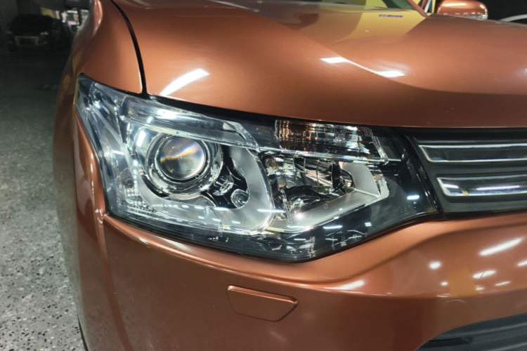 Used Mitsubishi Outlander 2013 2.4L 4x4 Luxury Navigation Edition 5 Seats Right Front Headlight