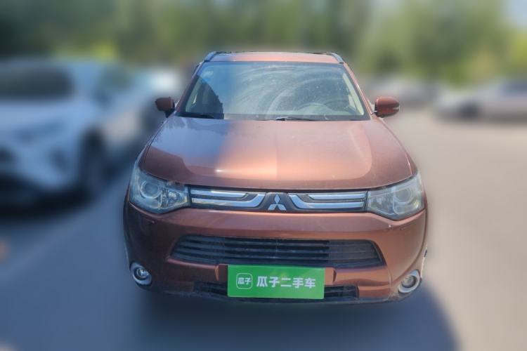 Used Mitsubishi Outlander 2013 2.4L 4x4 Luxury Navigation Edition 5 Seats Front