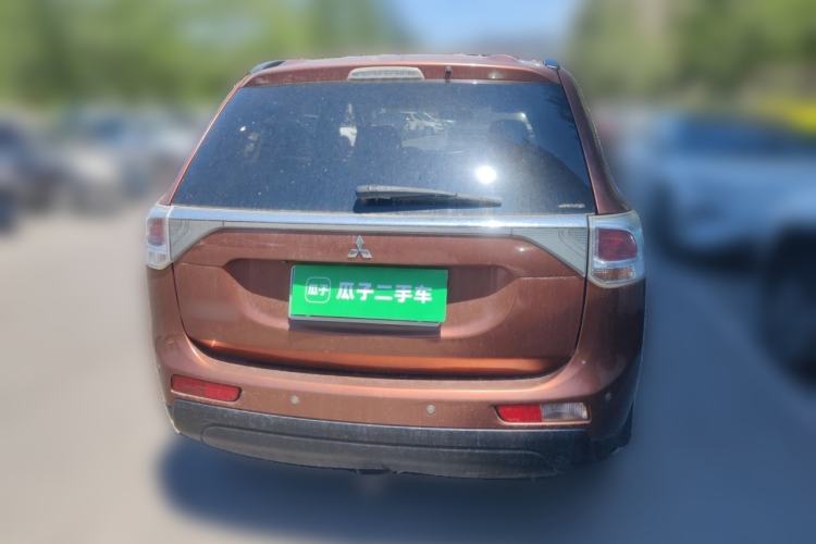 Used Mitsubishi Outlander 2013 2.4L 4x4 Luxury Navigation Edition 5 Seats Rear