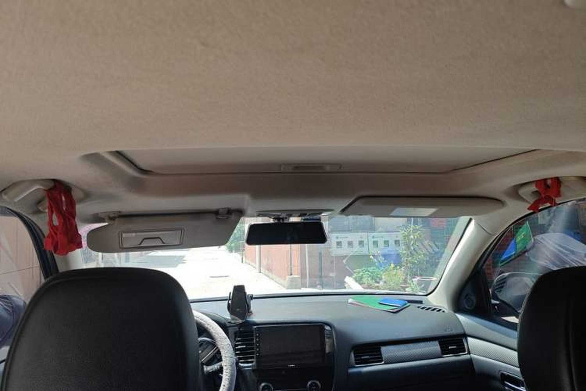 Used Mitsubishi Outlander 2013 2.4L 4x4 Luxury Navigation Edition 5 Seats Headliner