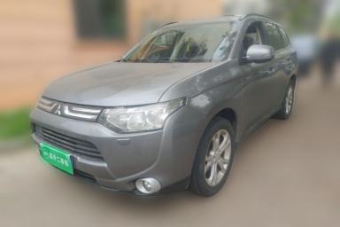 Used Mitsubishi Outlander 2013 2.4L Four-Wheel Drive Luxury Navigation Version 7 Seats