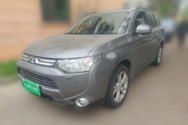Used Mitsubishi Outlander 2013 2.4L Four-Wheel Drive Luxury Navigation Version 7 Seats