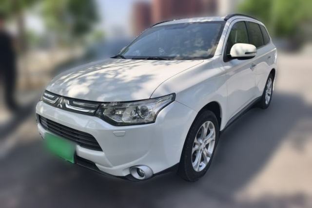Used Mitsubishi Outlander 2013 2.4L 4x4 Luxury Navigation Edition 5 Seats