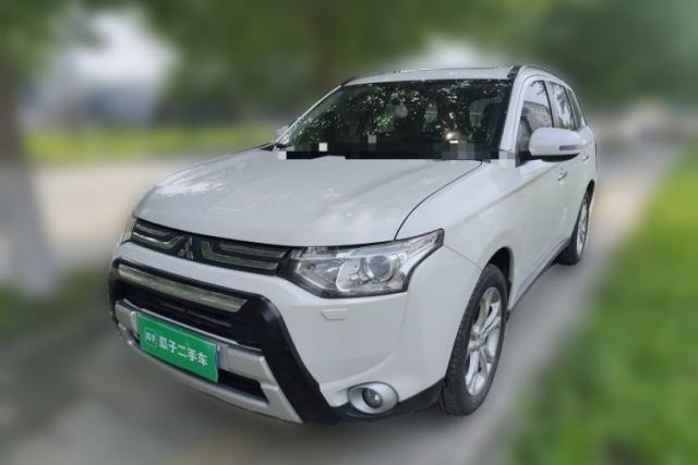 Used Mitsubishi Outlander 2013 2.4L 4x4 Luxury Navigation Edition 5 Seats