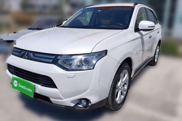 Used Mitsubishi Outlander 2013 2.4L Four-Wheel Drive Luxury Navigation Version 7 Seats
