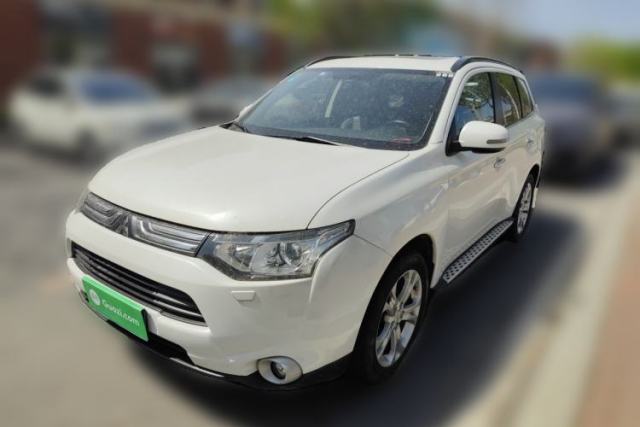 Used Mitsubishi Outlander 2013 2.4L 4x4 Luxury Navigation Edition 5 Seats