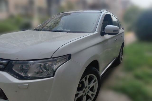 Used Mitsubishi Outlander 2013 2.4L 4x4 Luxury Navigation Edition 5 Seats