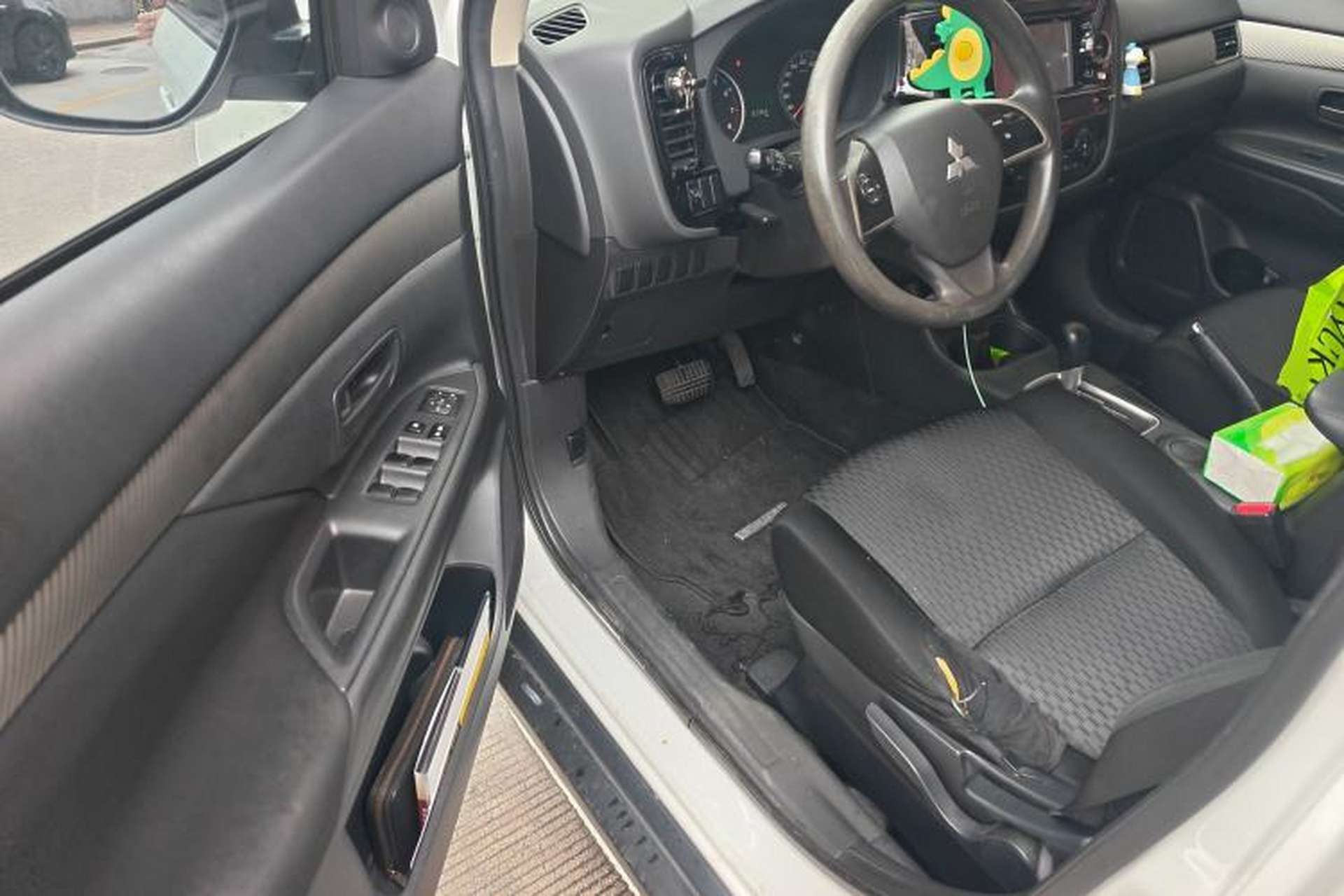Used Mitsubishi Outlander 2013 2.0L Two-Wheel Drive Sport Navigation Version 5 Seats Driver Seat