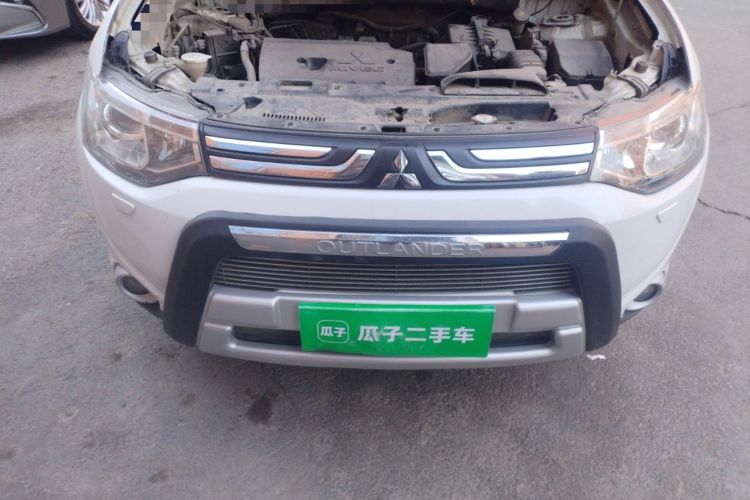 Used Mitsubishi Outlander 2013 2.4L 4x4 Luxury Navigation Edition 5 Seats Engine Bay