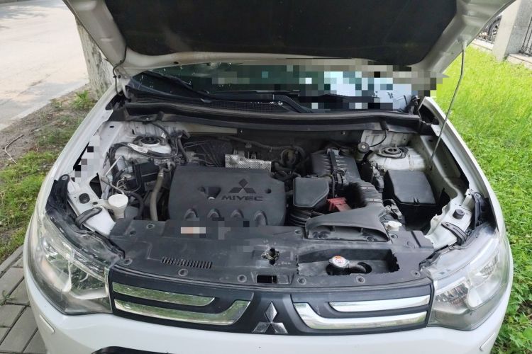 Used Mitsubishi Outlander 2013 2.4L 4x4 Luxury Navigation Edition 5 Seats Engine Bay
