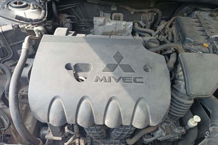Used Mitsubishi Outlander 2013 2.4L 4x4 Luxury Navigation Edition 5 Seats Engine Bay