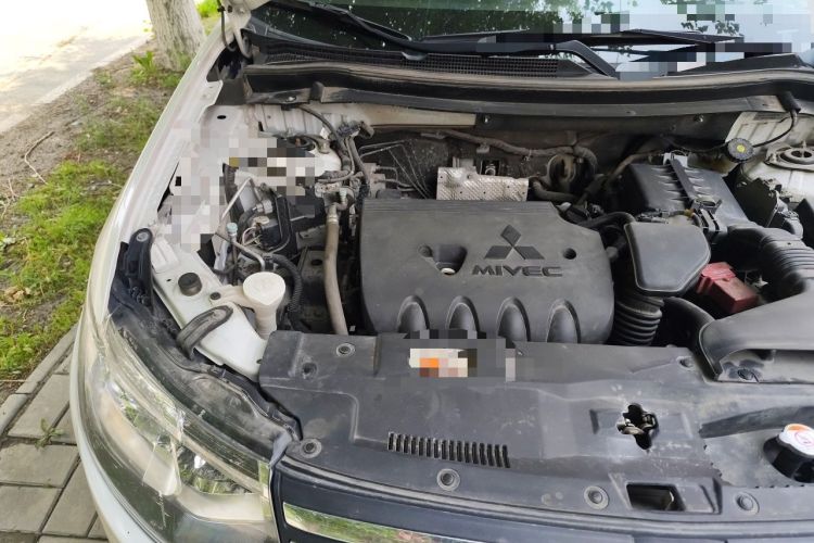 Used Mitsubishi Outlander 2013 2.4L 4x4 Luxury Navigation Edition 5 Seats Engine Bay Right