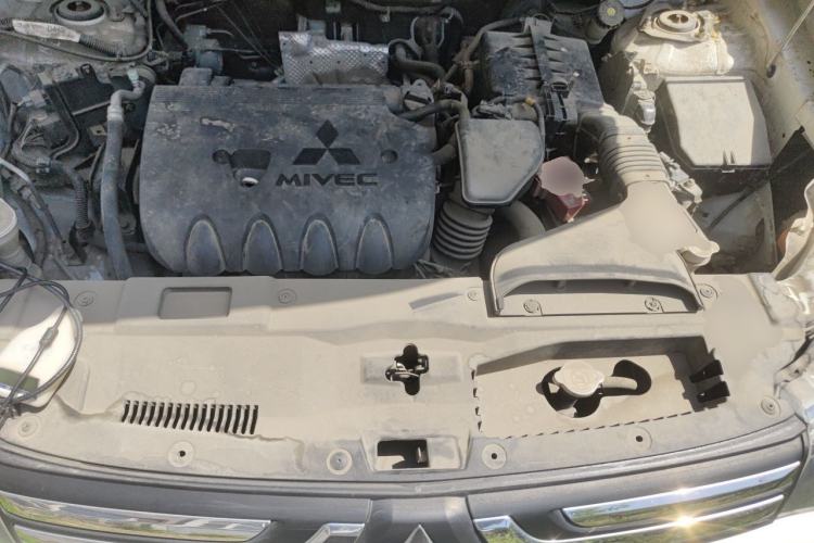 Used Mitsubishi Outlander 2013 2.4L 4x4 Luxury Navigation Edition 5 Seats Engine Bay