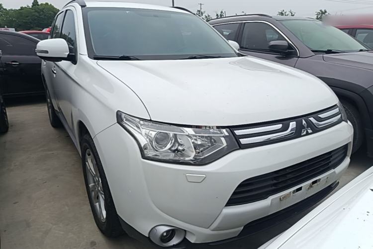 Used Mitsubishi Outlander 2013 2.4L 4x4 Luxury Navigation Edition 5 Seats Exterior 1