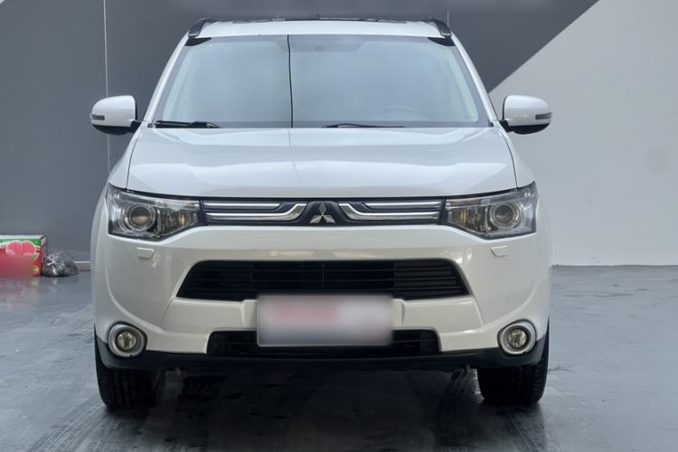 Used Mitsubishi Outlander 2013 2.4L 4x4 Luxury Navigation Edition 5 Seats Exterior 1