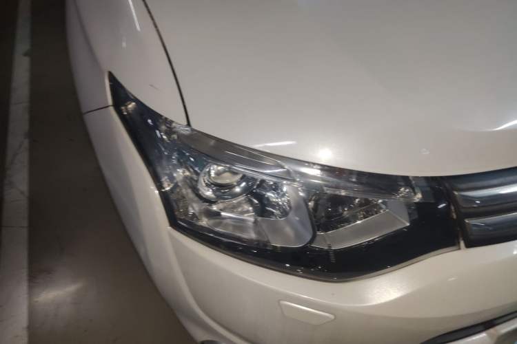Used Mitsubishi Outlander 2013 2.4L 4x4 Luxury Navigation Edition 5 Seats Exterior 6