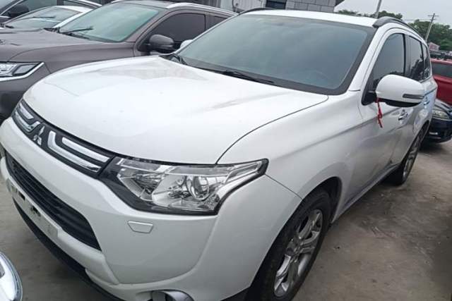 Used Mitsubishi Outlander 2013 2.4L 4x4 Luxury Navigation Edition 5 Seats