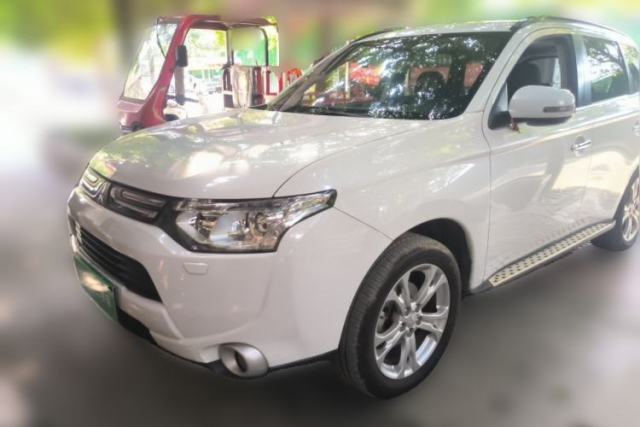Mitsubishi Outlander 2013 2.4L 4x4 Luxury Navigation Edition 5 Seats usado