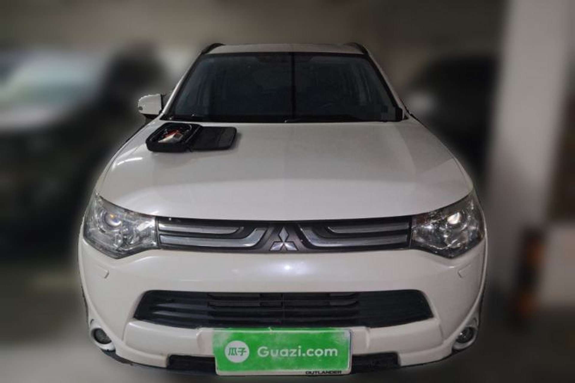 Used Mitsubishi Outlander 2013 2.4L Four-Wheel Drive Luxury Navigation Version 7 Seats Front