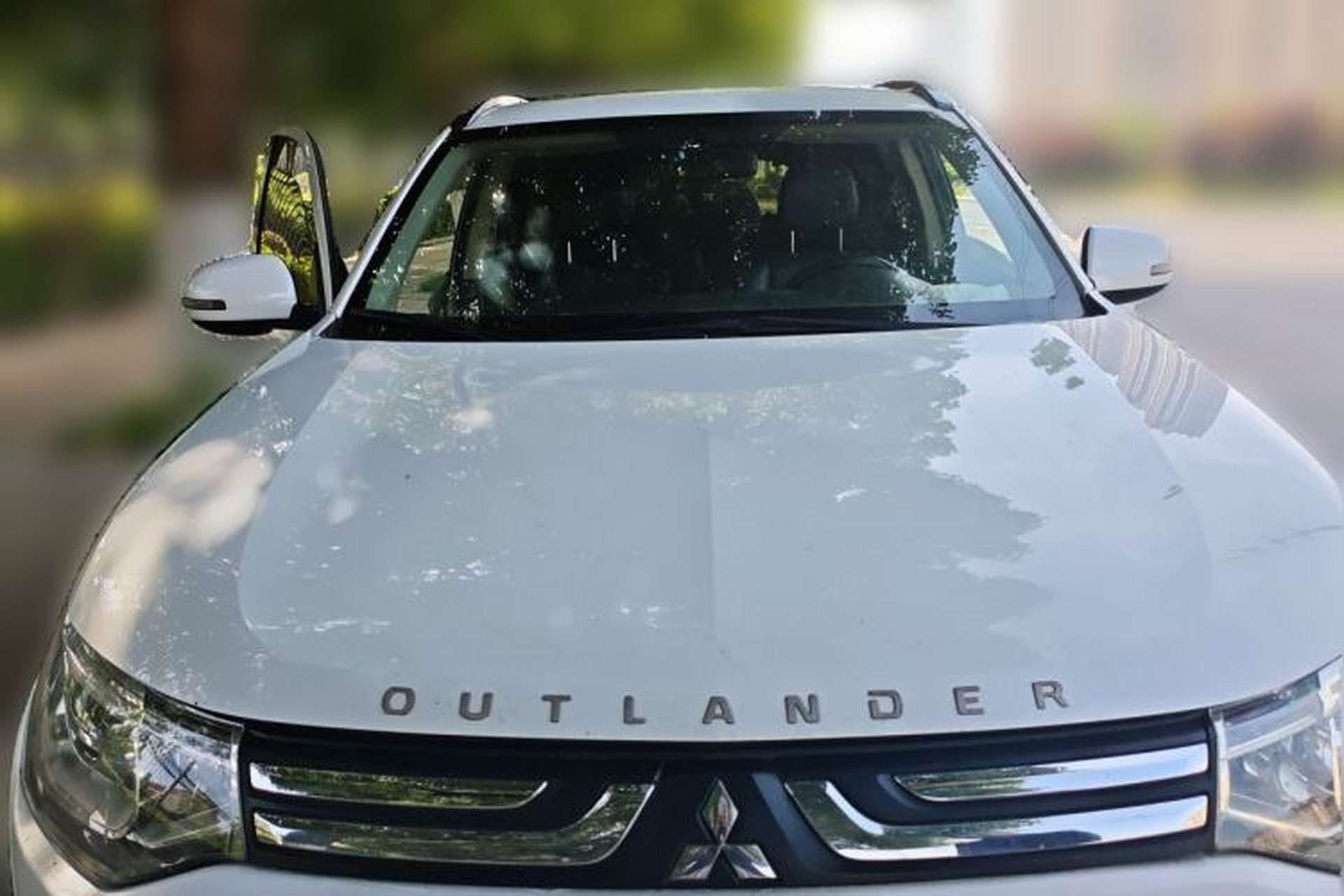 Used Mitsubishi Outlander 2013 2.4L Four-Wheel Drive Luxury Navigation Version 7 Seats Front