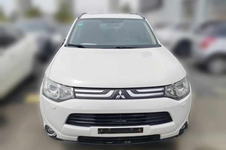 Used Mitsubishi Outlander 2013 2.4L 4x4 Luxury Navigation Edition 5 Seats Front