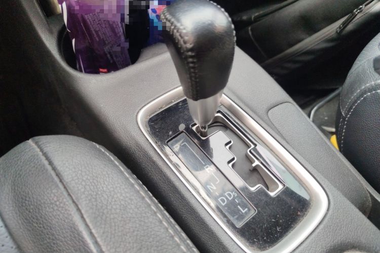 Used Mitsubishi Outlander 2013 2.4L 4x4 Luxury Navigation Edition 5 Seats Gear Lever