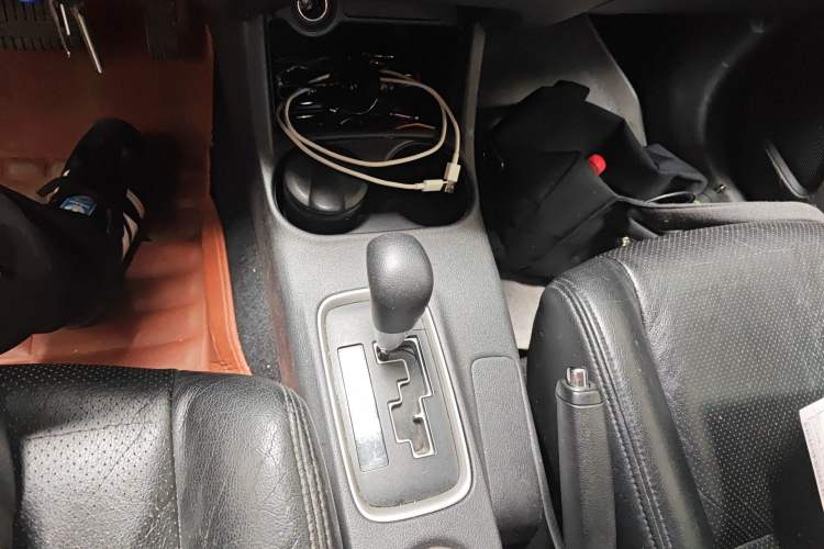 Used Mitsubishi Outlander 2013 2.0L Two-Wheel Drive Sport Navigation Version 5 Seats Gear Lever
