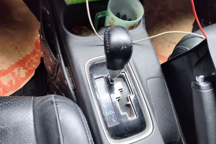 Used Mitsubishi Outlander 2013 2.4L Four-Wheel Drive Luxury Navigation Version 7 Seats Gear Lever