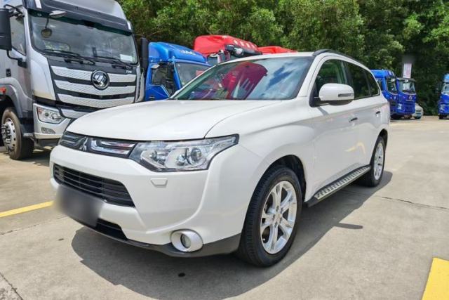 Used Mitsubishi Outlander 2013 2.4L 4x4 Luxury Navigation Edition 5 Seats