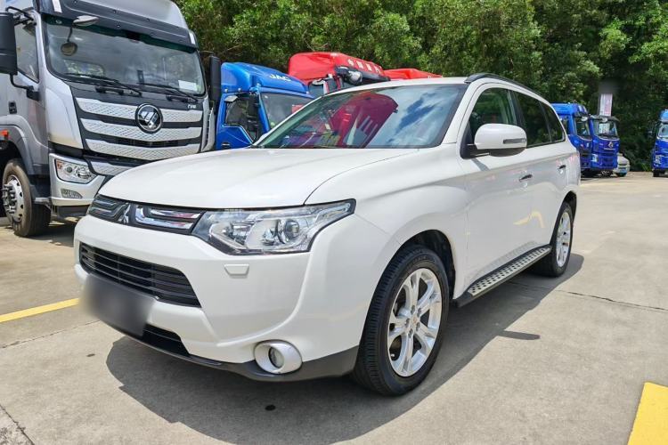 Used Mitsubishi Outlander 2013 2.4L 4x4 Luxury Navigation Edition 5 Seats Guazi used car, China used car export, Used car for sale, Used cars, Cheapest cars for sale