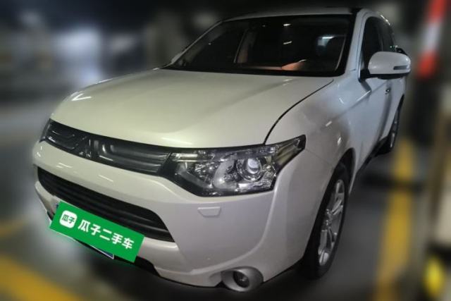 Used Mitsubishi Outlander 2013 2.4L 4x4 Luxury Navigation Edition 5 Seats