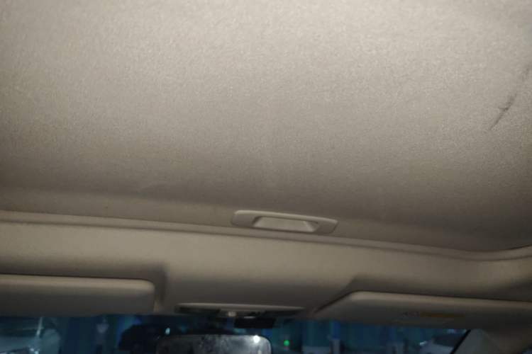 Used Mitsubishi Outlander 2013 2.4L 4x4 Luxury Navigation Edition 5 Seats Headliner