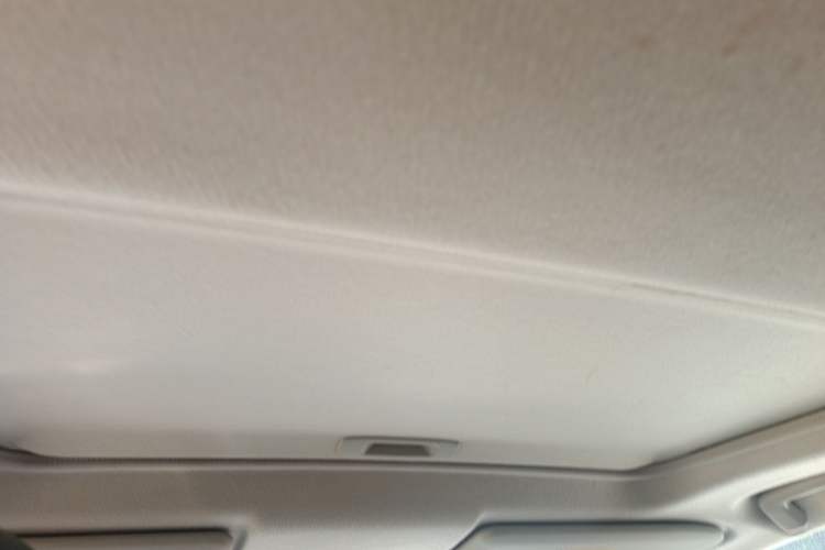 Used Mitsubishi Outlander 2013 2.4L 4x4 Luxury Navigation Edition 5 Seats Headliner