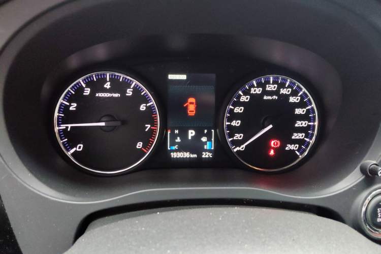 Used Mitsubishi Outlander 2013 2.4L Four-Wheel Drive Luxury Navigation Version 7 Seats Instrument Cluster