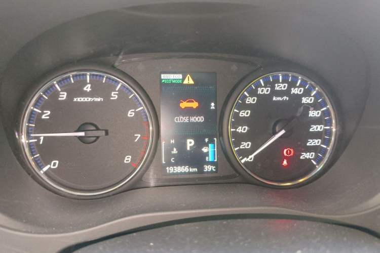Used Mitsubishi Outlander 2013 2.4L Four-Wheel Drive Luxury Navigation Version 7 Seats Instrument Cluster