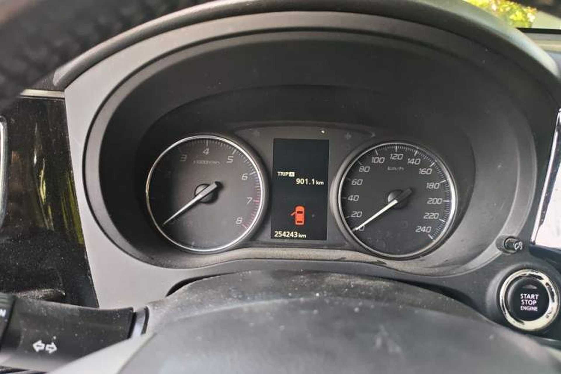 Used Mitsubishi Outlander 2013 2.4L Four-Wheel Drive Luxury Navigation Version 7 Seats Instrument Cluster