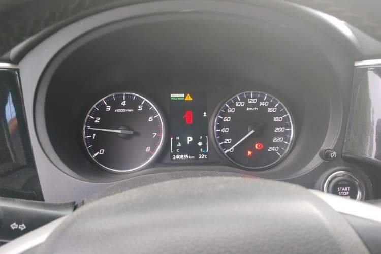 Used Mitsubishi Outlander 2013 2.4L Four-Wheel Drive Luxury Navigation Version 7 Seats Instrument Cluster