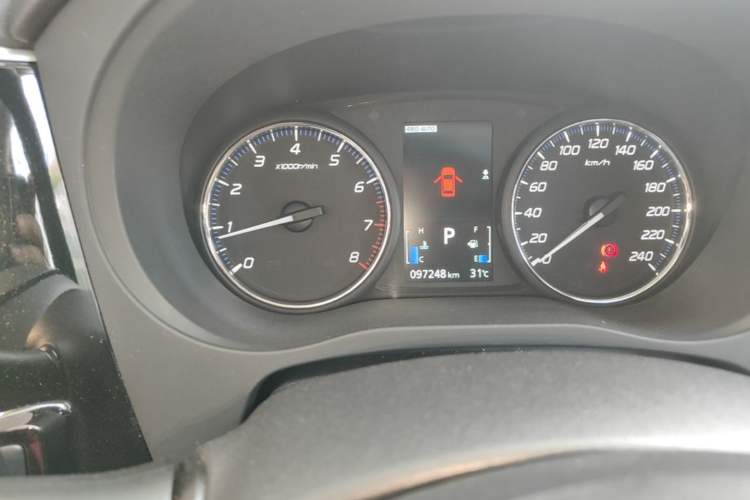 Used Mitsubishi Outlander 2013 2.4L Four-Wheel Drive Luxury Navigation Version 7 Seats Instrument Cluster