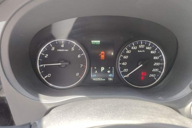 Used Mitsubishi Outlander 2013 2.4L 4x4 Luxury Navigation Edition 5 Seats Instrument Cluster
