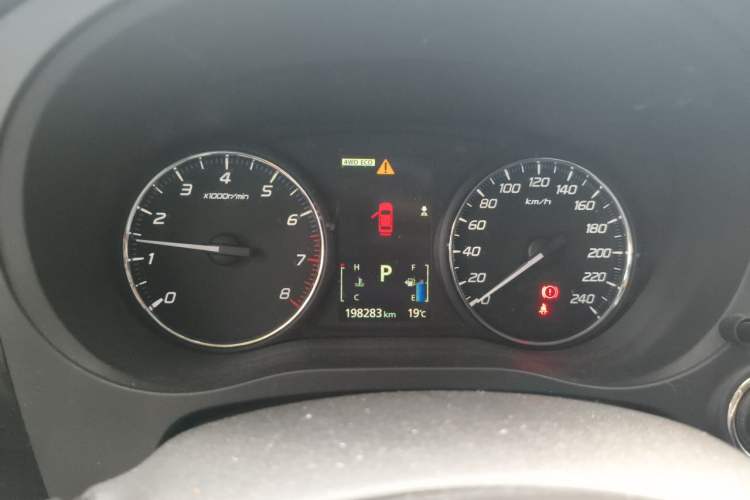 Used Mitsubishi Outlander 2013 2.4L Four-Wheel Drive Luxury Navigation Version 7 Seats Instrument Cluster