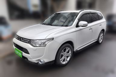 Used Mitsubishi Outlander 2013 2.4L 4x4 Luxury Navigation Edition 5 Seats