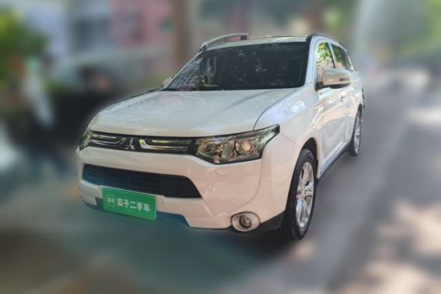 Used Mitsubishi Outlander 2013 2.4L 4x4 Luxury Navigation Edition 5 Seats