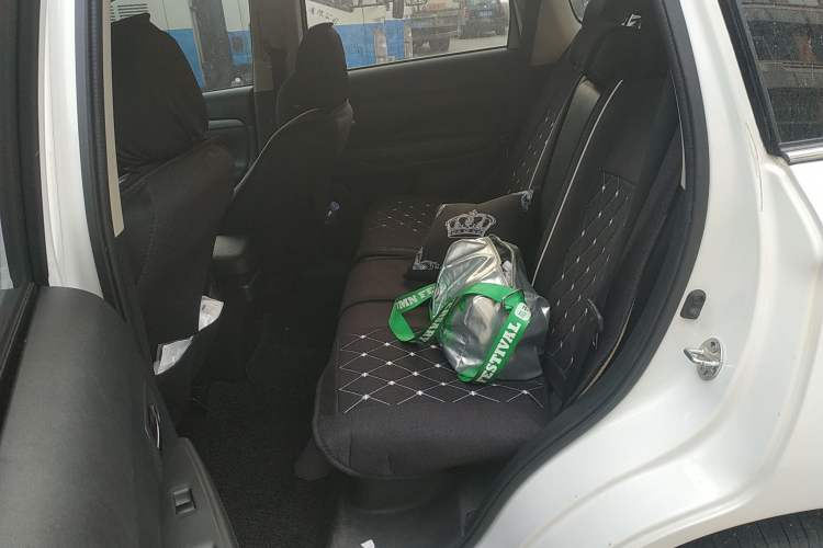 Used Mitsubishi Outlander 2013 2.4L 4x4 Luxury Navigation Edition 5 Seats Left Rear Seat