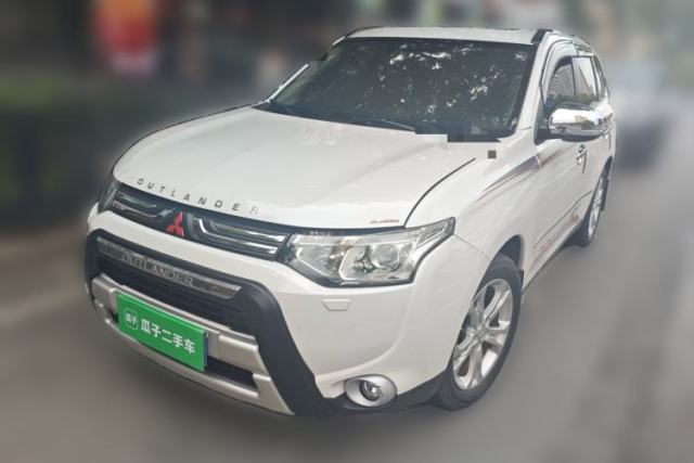Used Mitsubishi Outlander 2013 2.4L 4x4 Luxury Navigation Edition 5 Seats