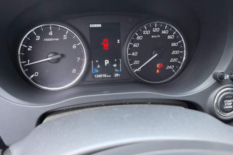 Used Mitsubishi Outlander 2013 2.4L 4x4 Luxury Navigation Edition 5 Seats Odometer Close Up