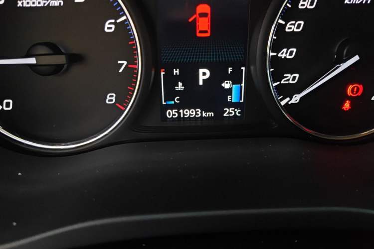 Used Mitsubishi Outlander 2013 2.4L 4x4 Luxury Navigation Edition 5 Seats Odometer Close Up