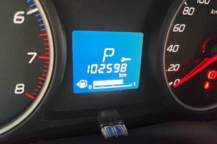 Used Mitsubishi Outlander 2013 2.0L Two-Wheel Drive Sport Navigation Version 5 Seats Odometer Close Up