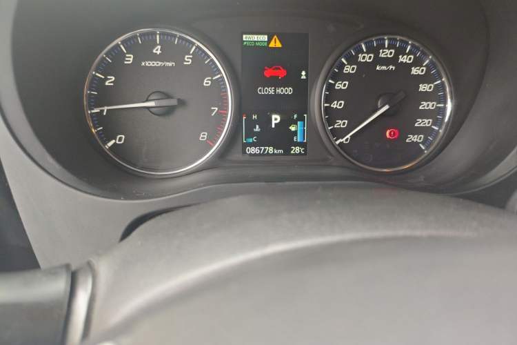 Used Mitsubishi Outlander 2013 2.4L 4x4 Luxury Navigation Edition 5 Seats Odometer Close Up