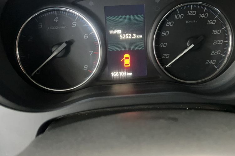 Used Mitsubishi Outlander 2013 2.4L 4x4 Luxury Navigation Edition 5 Seats Odometer Close Up