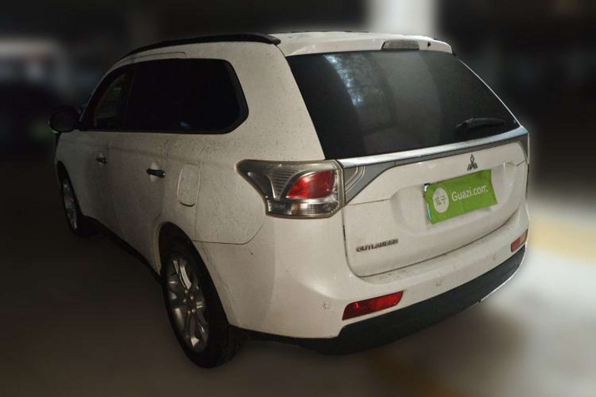 Used Mitsubishi Outlander 2013 2.4L Four-Wheel Drive Luxury Navigation Version 7 Seats Rear Left 45 Deg